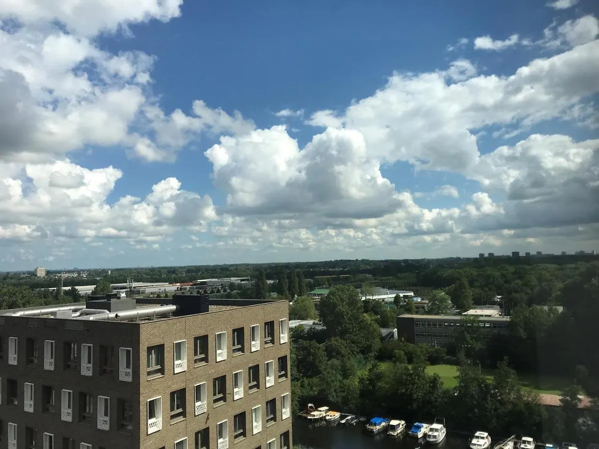 B&B De Boomhut Rotterdam Netherlands